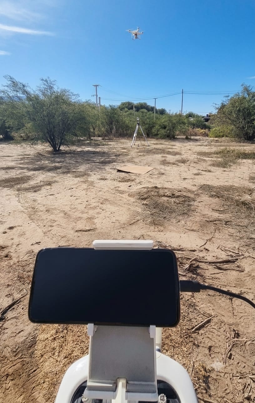 Trabajo de medición topográfica en campo