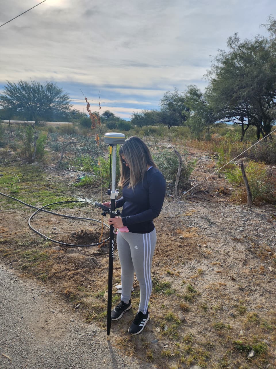 Trabajo de agrimensura realizado en campo